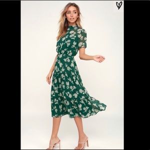 Lulu's Green Floral Midi Dress